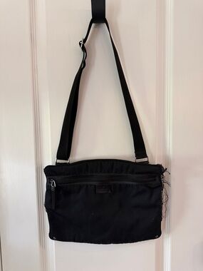 Authentic Gucci Nylon/Leather Messenger Shoulder Bag•Black•DAMAGED•See photos